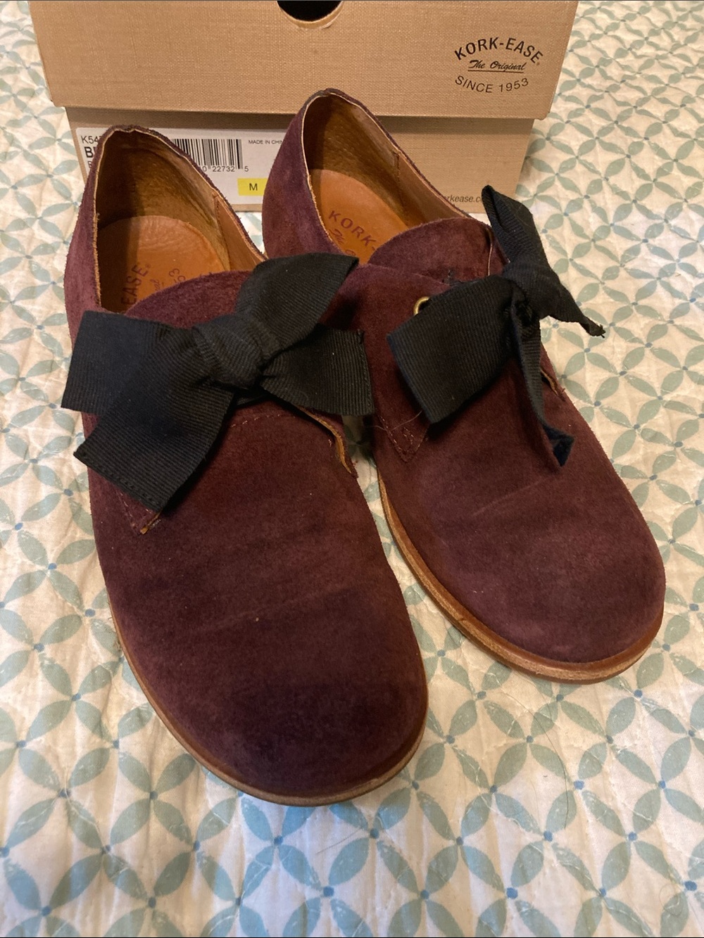 Kork-Ease Burgundy Suede Flats with Black Ribbon Bows - Picture 4 of 4